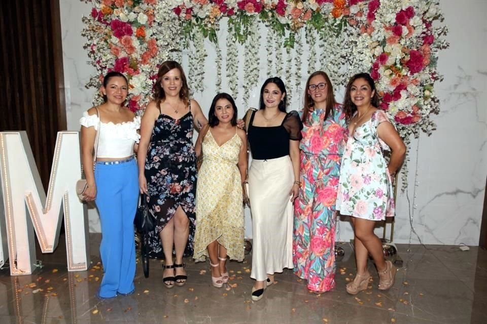 Anel Ramírez, Martha Gómez, Astrea González, Mariana Méndez, Belinda López y Belén Ávila