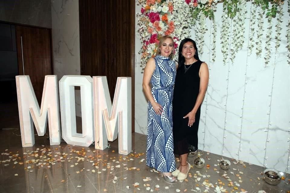 Edith Loya y Patty Gámez de De la Fuente