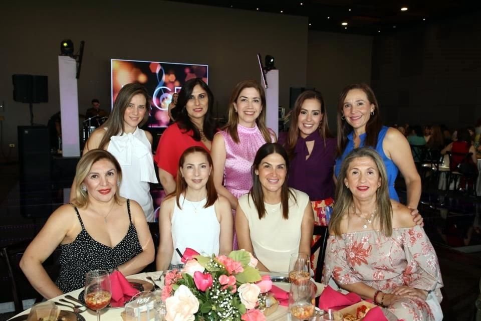 Patricia Garza, Mónica Dávila, Erika Vázquez, Jeimy Guerra, Minis Díaz de León, Ondina Estrada, Olga Montemayor, Mónica Martínez y Liz Fernández