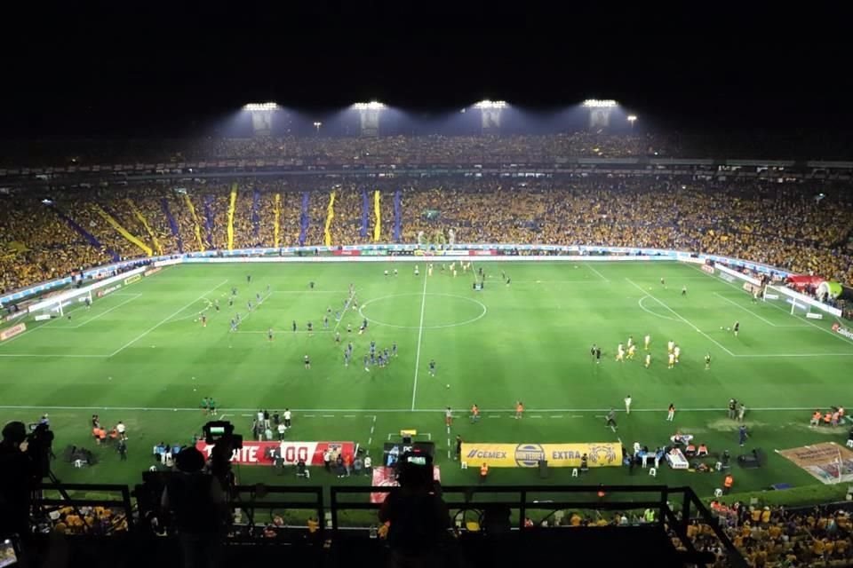 Aspecto Estadio Universitario durante el clásico Tigres vs Monterrey de Cuartos de Final 2024