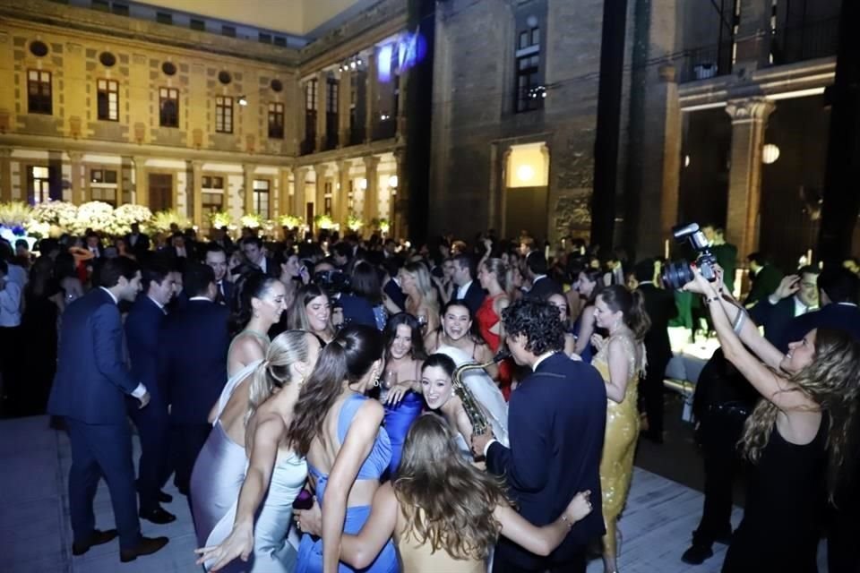 Recepción Boda de Susana Guerra Cavazos y Alfonso Calderón Herrera