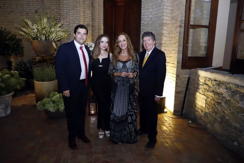 Javier Morales Calderón, Fernanda Cortés, Maru Calderón y Alejandro Chapa