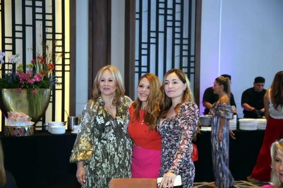 Lily Ayala, Lily Pierce Ayala y Deborah Pierce Ayala