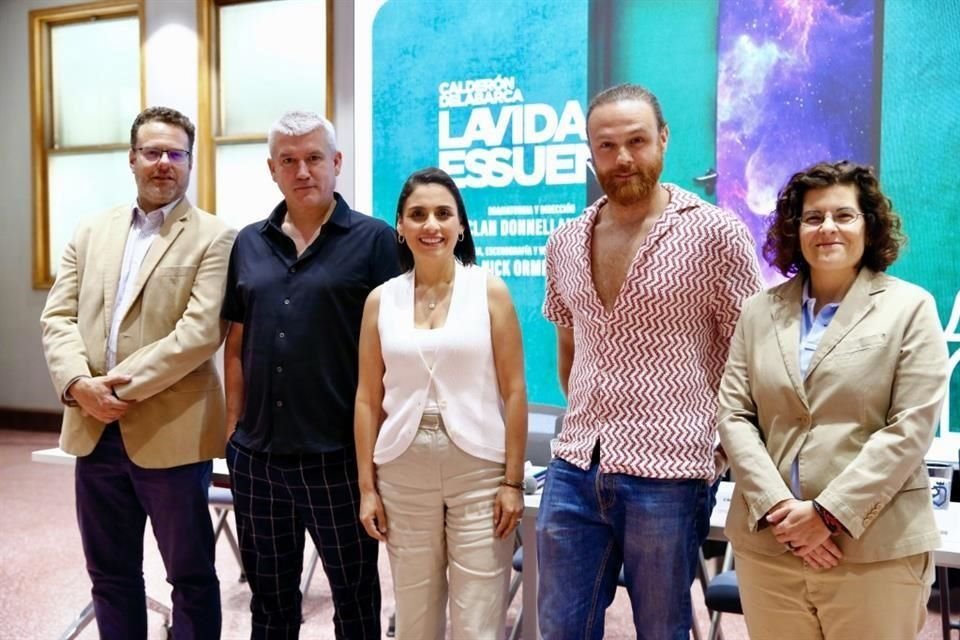 Ricardo Marcos (izq. der.), Miguel Cuerdo, Melissa Segura, Alfredo Noval y Carolina de Manueles.