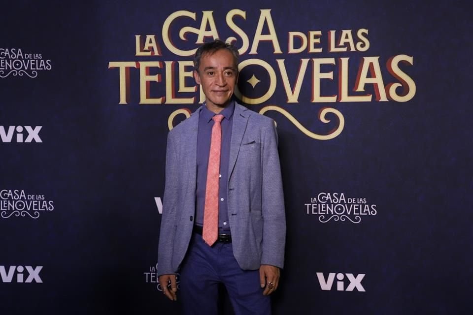 Roberto Sosa en la alfombra roja de 'La Casa de las Telenovelas'.