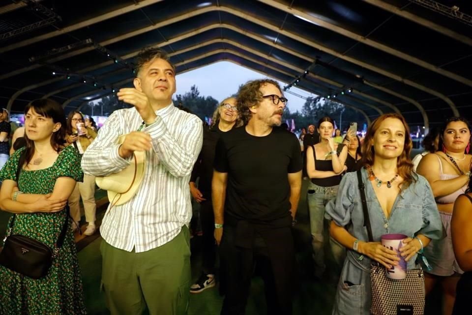 Enrique Rangel y Marina de Tavira también estuvieron en primera fila.