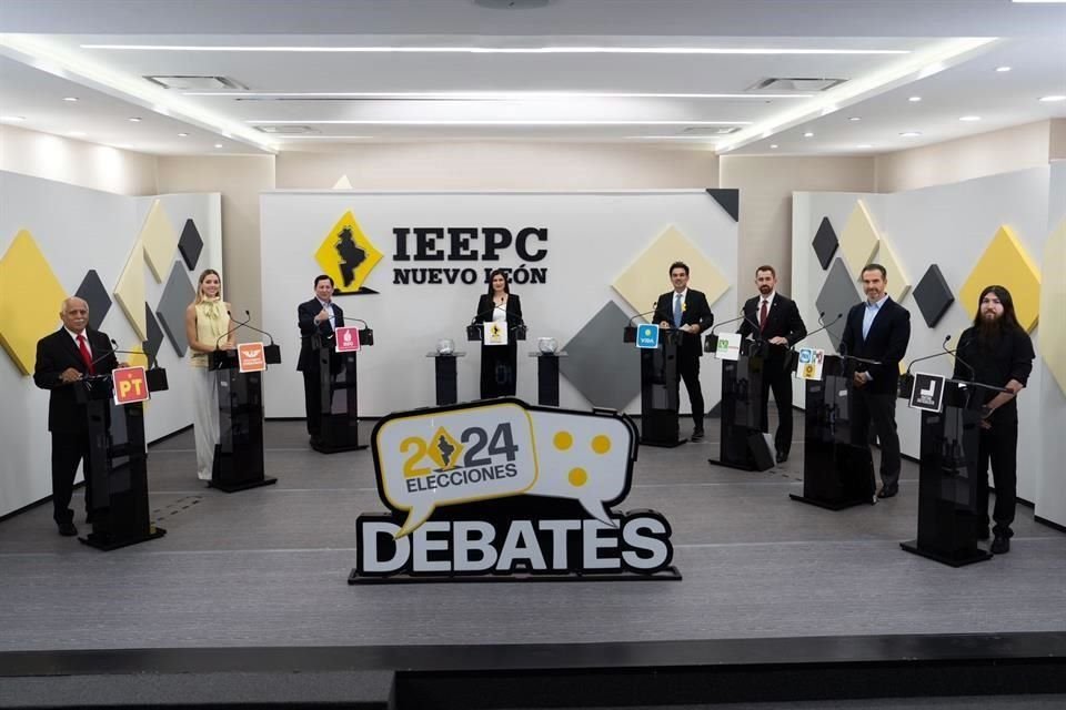Desde sus mensajes iniciales los aspirantes emitieron señalamientos en contra de sus adversarios.