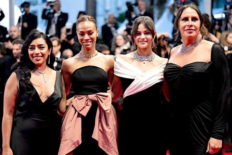 La mexicana Adriana Paz, Zoe Saldaña, Selena Gomez y Karla Sofía Gascón fueron muy aplaudidas por su actuación en el filme.