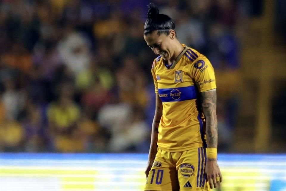 Jennifer Hermoso, española campeona del mundo, no pudo marcar la diferencia para Tigres Fenmenil ante América.