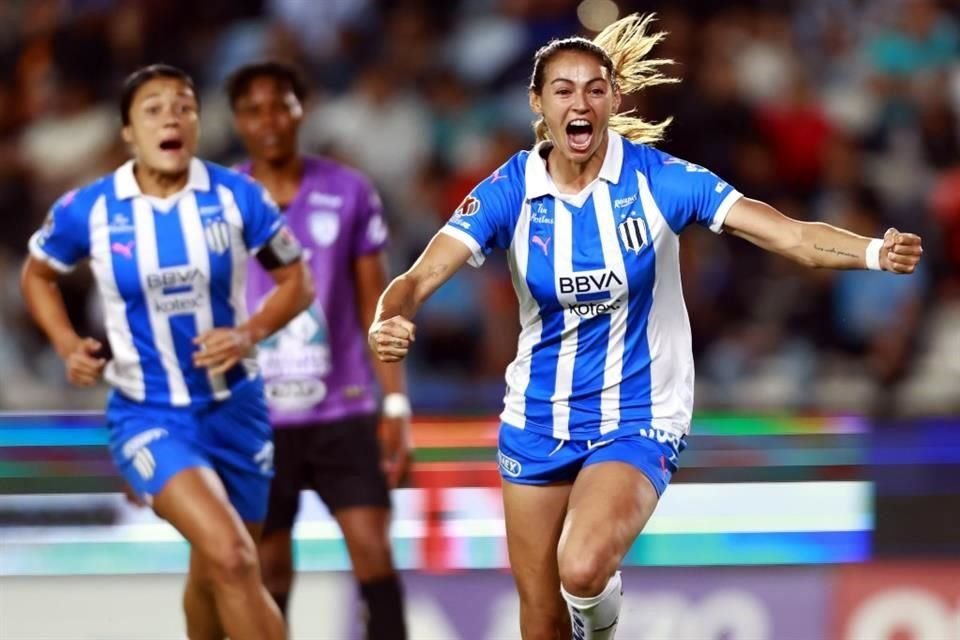 Christina Burkenroad se destapó con un 'hat-trick' que dio forma a la goleada de Rayadas sobre Pachuca.