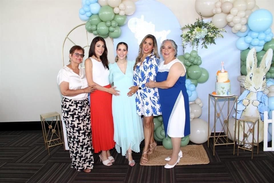 Rosario Ocañas, Rocío de Sipos, Melissa Martínez, Cecy Burnes y Maricela Burnes