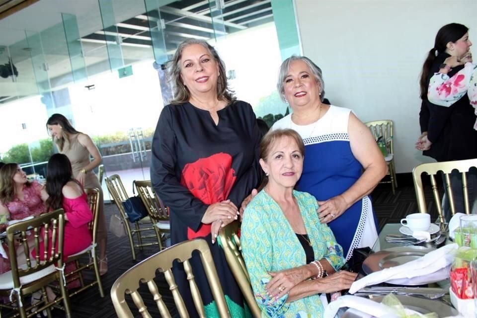 Lupita Burnes, Chelis Burnes y Maricela Burnes