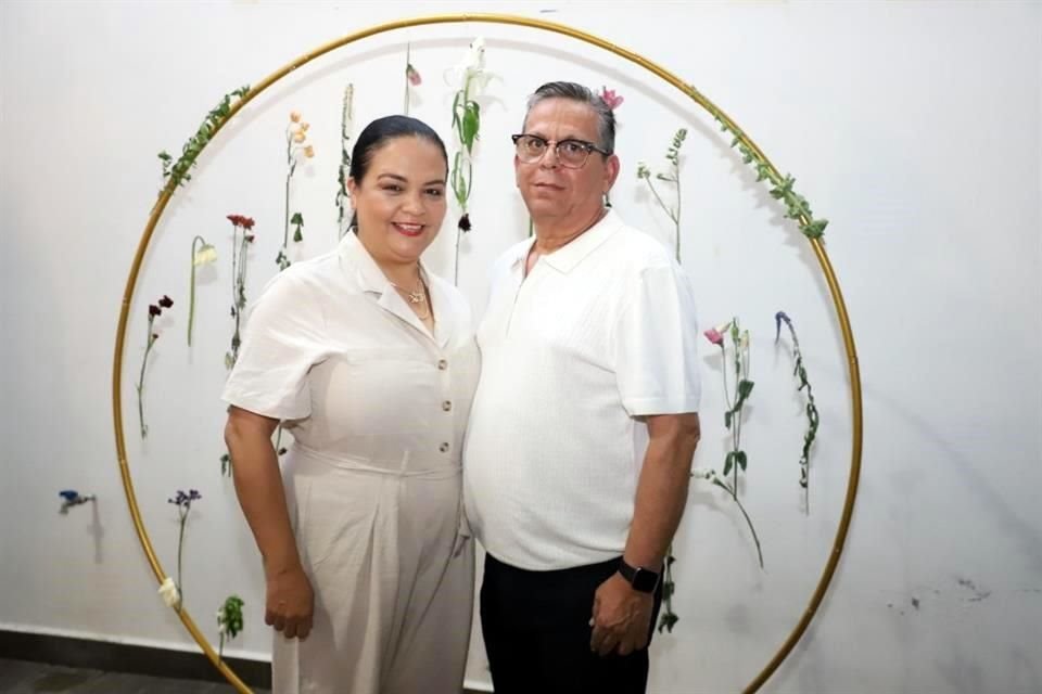 Claudia González de García y Hugo García Gallegos