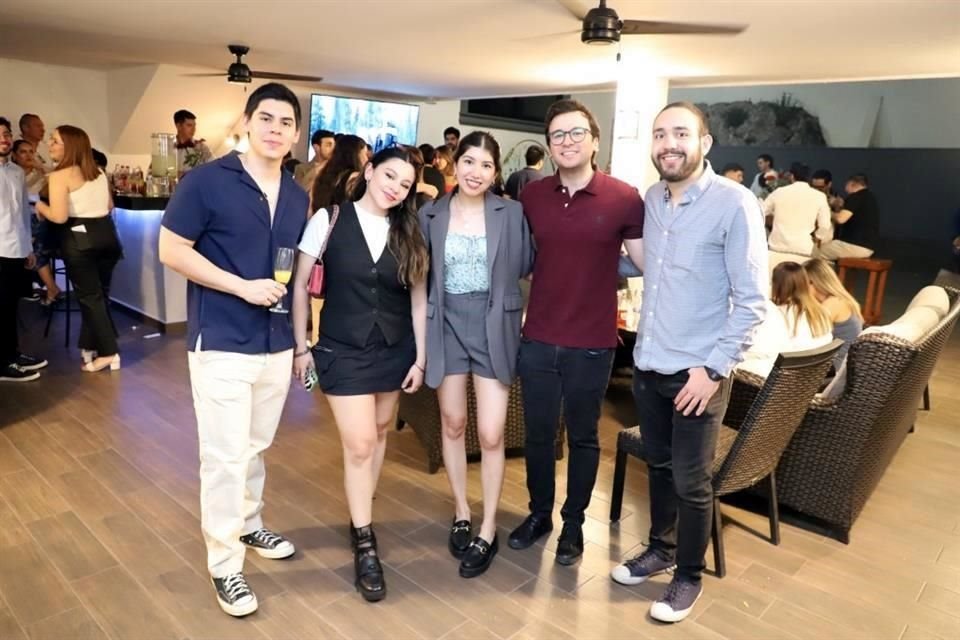 Oscar Benavides, Paulina González, Marcela Lara, Andrés Garza y Antonio González