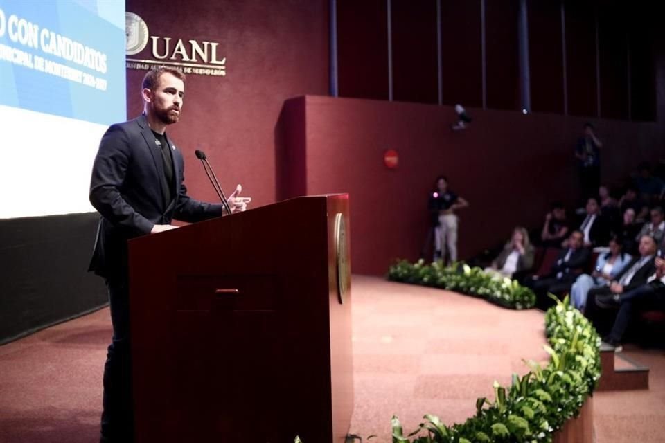 Mauricio Cantú, candidato por Morena-PVEM a Monterrey dialogó con estudiantes de la UANL.