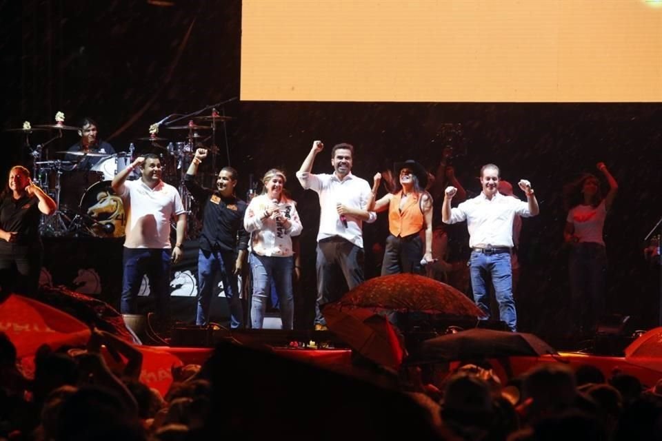   En el escenario estuvieron candidatos de Movimiento Ciudadano, como Jorge Álvarez Máynez, Lorenia Canavati y Martha Herrera.