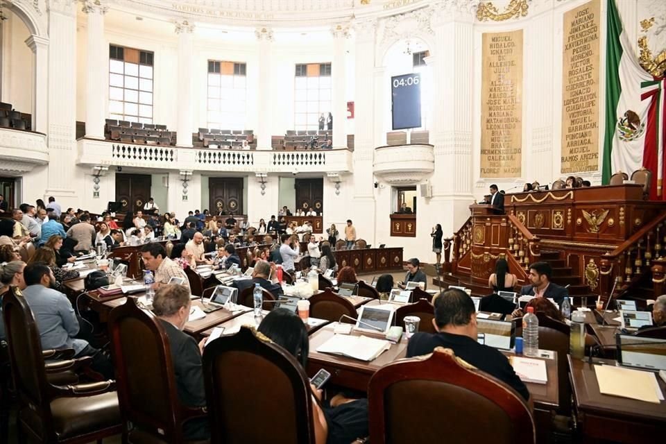 Sobre el Congreso pesan seis suspensiones definitivas que buscan la creación de un Sistema de Cuidados para la Ciudad de México, pero aún hay pendientes.