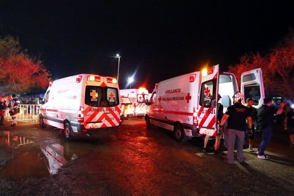 Al lugar acudieron ambulancias privadas y de la Cruz Roja.