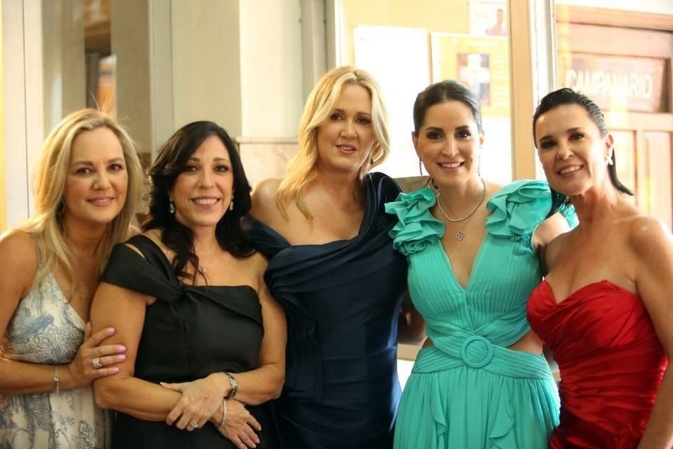 Marian de Del Valle, Cecy de Hoyos, María Elena Villarreal, Claudia Rodríguez y Lizeth Álvarez