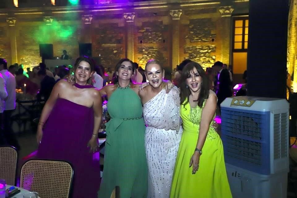 Marcela de Barragán, Lorena De los Santos de Elizondo, Sandra de Crespo y Magaly de Villaseñor