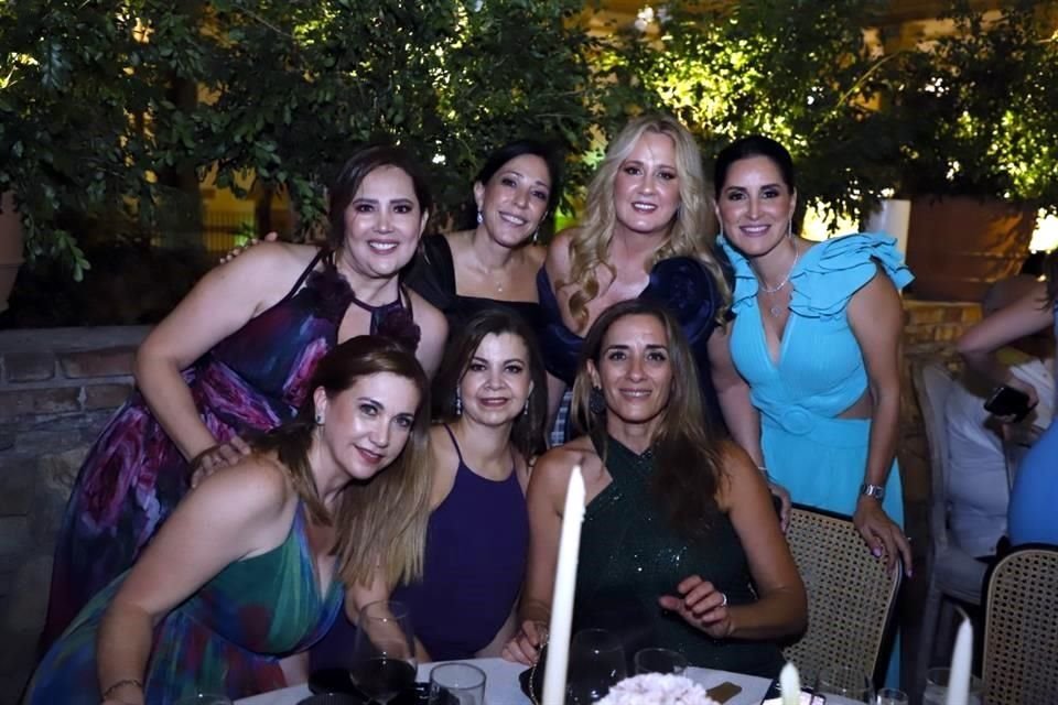 Maribel Villarreal de Moreno, Cecilia de Hoyos, María Elena Villarreal, Claudia Rodríguez, Georgina Garza, Claudia Cano y Marilú Hayek