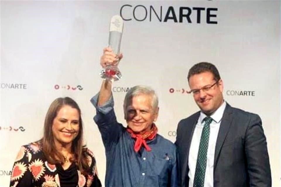 En el 2018 la Pinacoteca de Nuevo León le brindó un homenaje en su exposición 'En el camino del arte'.