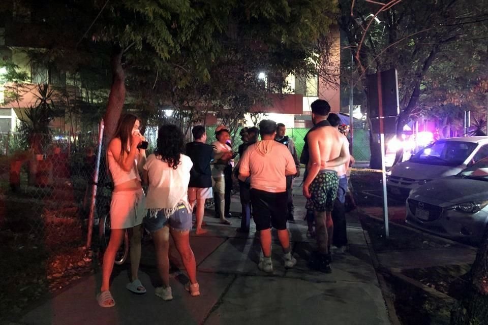 Los vecinos del lugar reportaron los hechos luego de percibir el olor a quemado, y detectar el humo que salía por las ventanas.