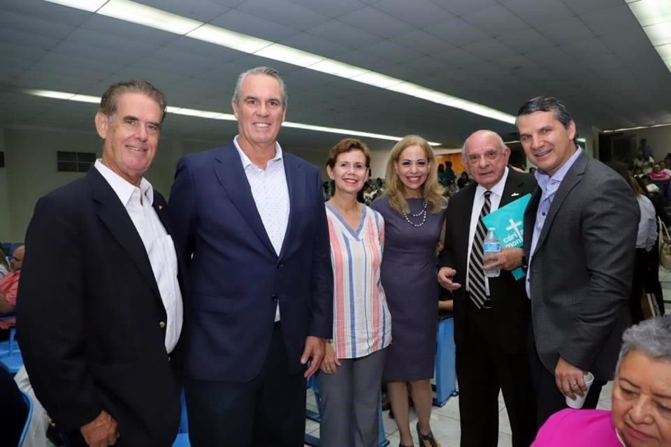 Jorge Morales, Roberto Dillon, Claudia Rendón, Carmen Arredondo de Garza y James Colyer