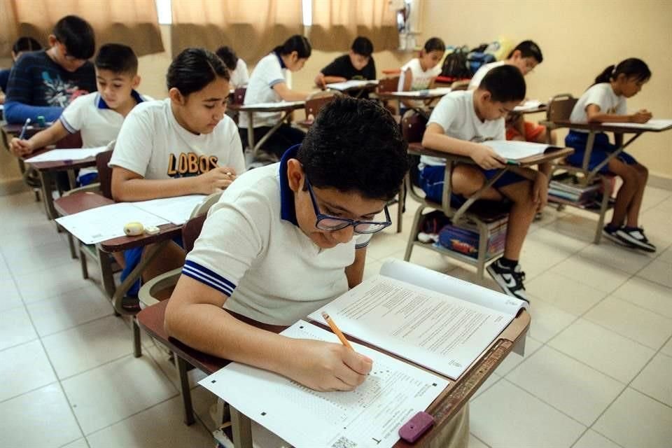 Los estudiantes que participaron en la evaluación son de escuelas públicas generales urbanas y rurales, partículares autorizadas por la SEP, de educación indígena y del Conafe. 