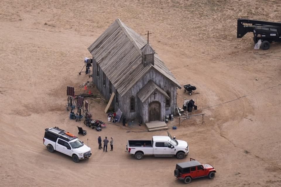 El tiroteo fatal en el set de la película 'Rust' mantiene el caso en camino a un juicio este verano.