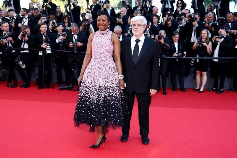 El director George Lucas y su socia Mellody Hobson.