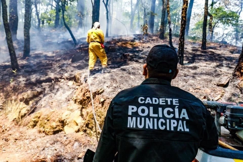 El incendio forestal en la Comunidad 'Los Cuartones', cerca de Ciénega de González, inició el jueves cerca de las 7:00 horas.