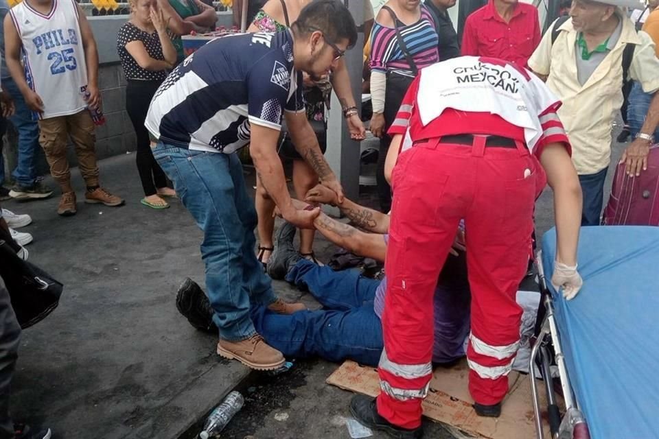 El aparatoso accidente se reportó a las 16:27 horas, en el lado norte de la Avenida Colón y Villagrán.