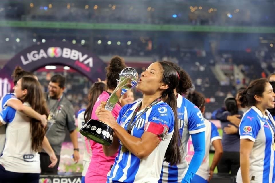 Rebeca Bernal cargó al equipo, el carácter de 'La Capi' fue decisivo para que el Monterrey obtuviera el campeonato.