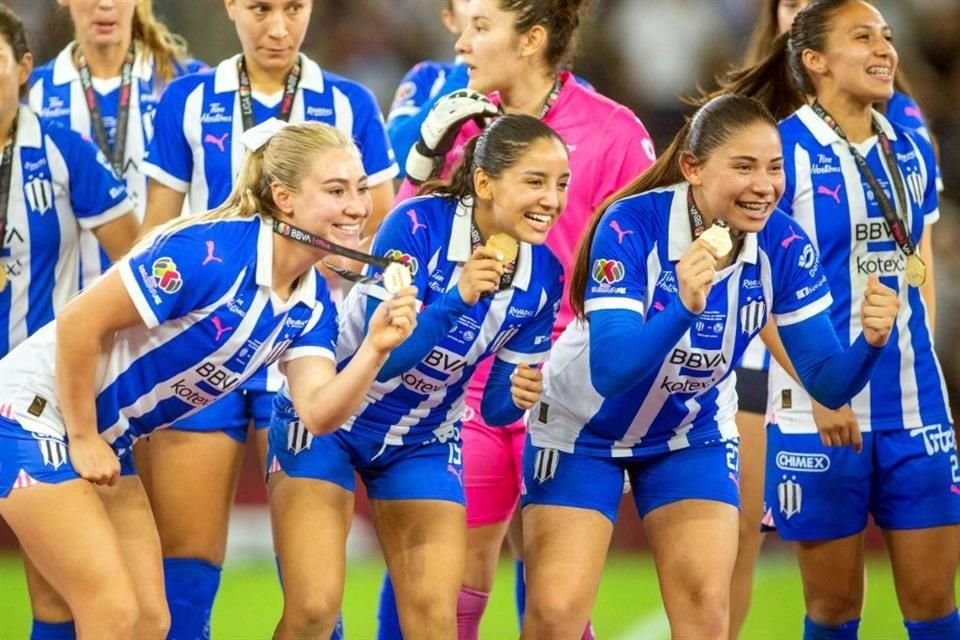 Son momentos para darle juego a esas sonrisas que contagian, ¡Rayadas son campeonas!