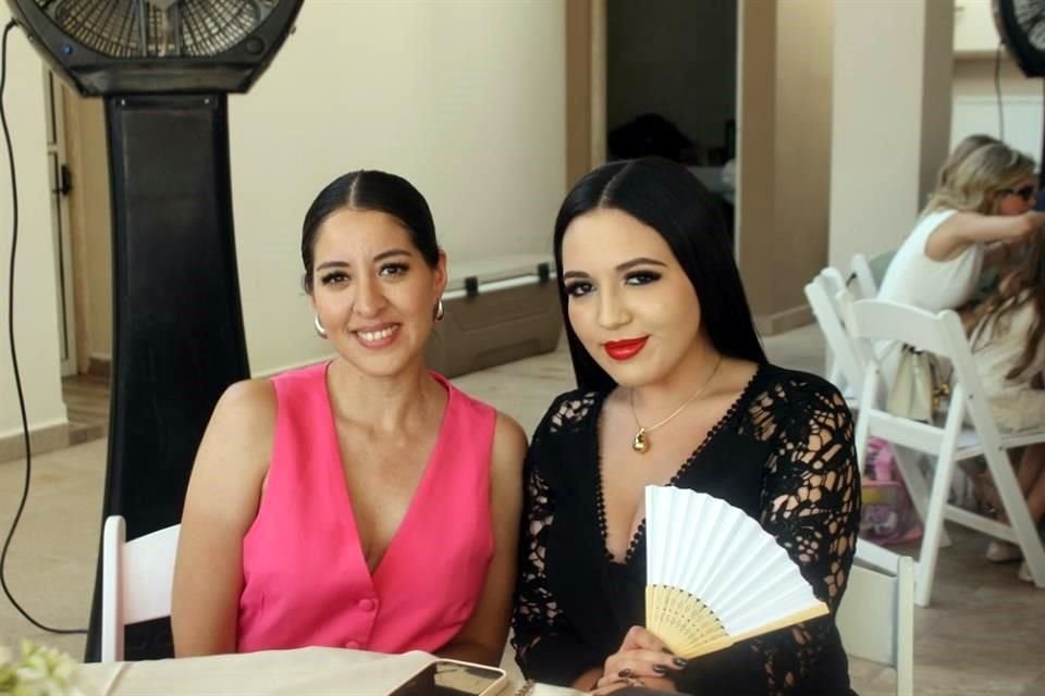 Cecilia Ferriño y Carolina Flores