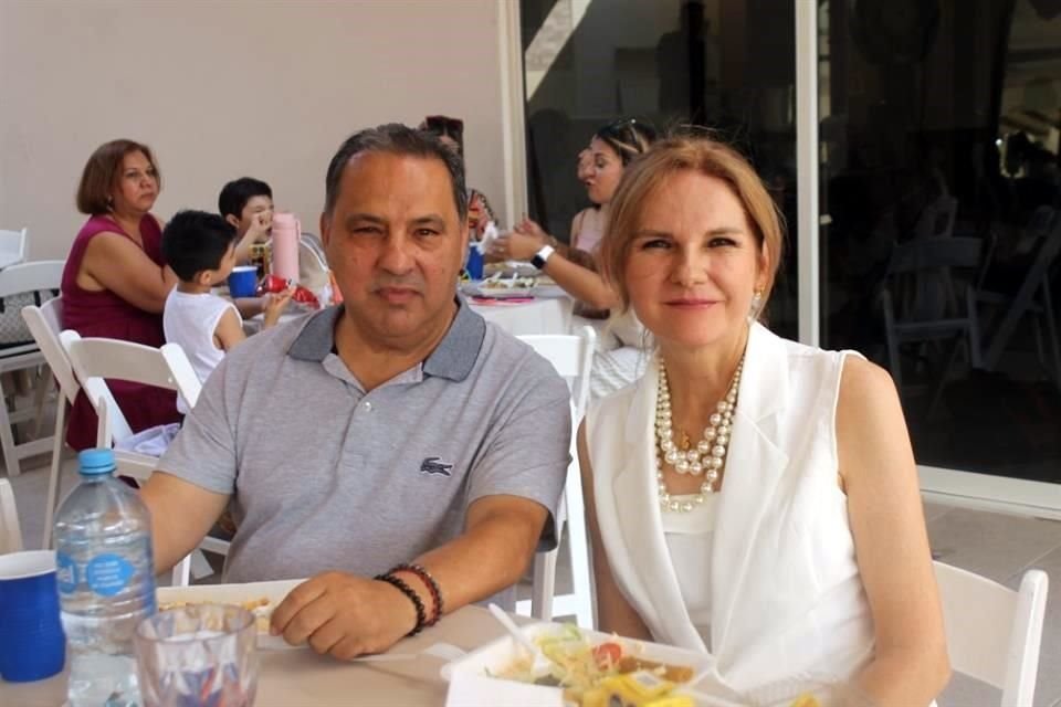 Rubén Villarreal y Roxana Flores