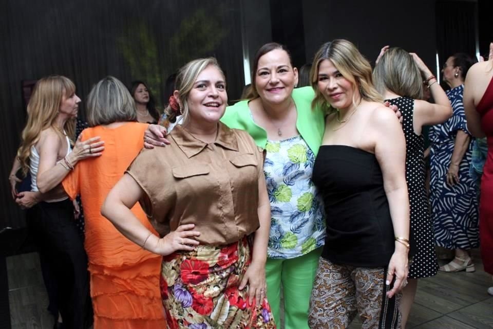 Érika Dávila, Priscila Serón y Julie Ruiz