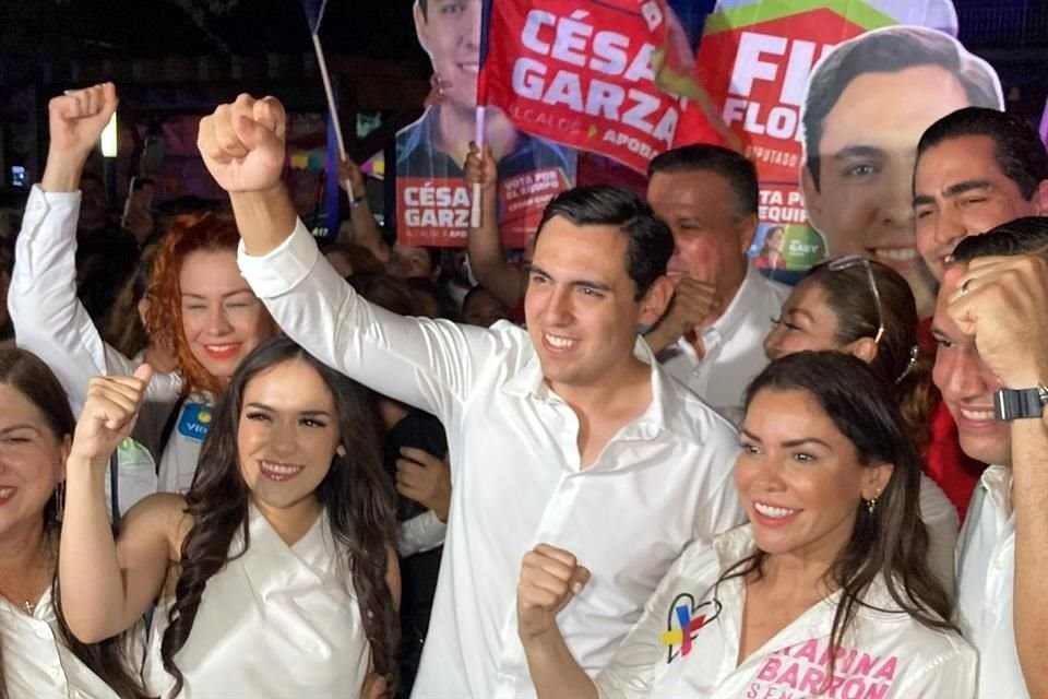 César Garza Arredondo, junto con candidatos de PAN y PRI, celebraron el fallo del Trife para mantener su candidatura.