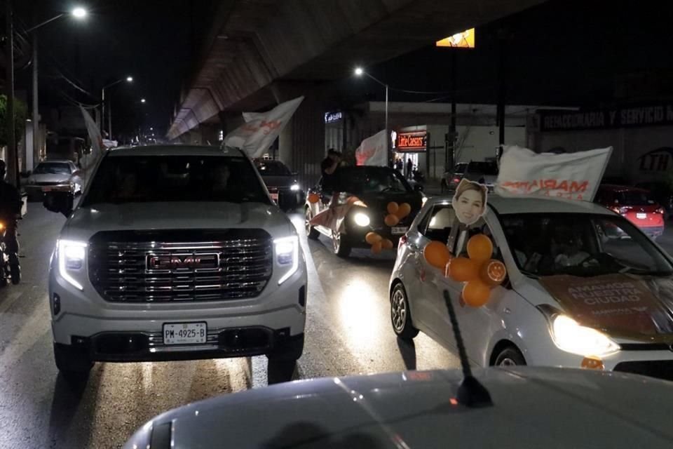 Con más de 50 vehículos, Rodriguez recorrió 20 kilómetros desde la Colonia Fomerrey 35 hasta el Palacio de Cristal.