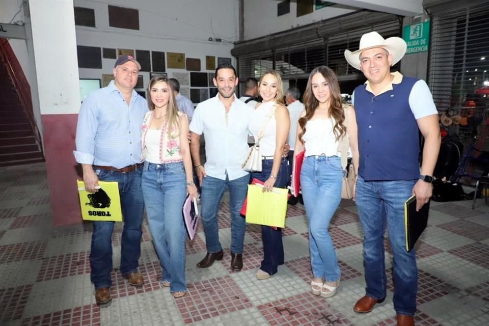 Jorge Uriegas, Natalie Garza, Alfonso Hernández, Karen Hernández, Nabil Plascencia y Carlos Gómez