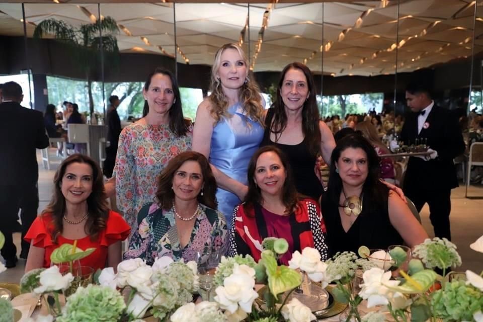 Lupita Garza Escamilla, Adriana Ibarra de Bremer, Alicia Leal, Blanca María Hinojosa, Necy García, Sofia Zambrano y Mary Carmen Zavala