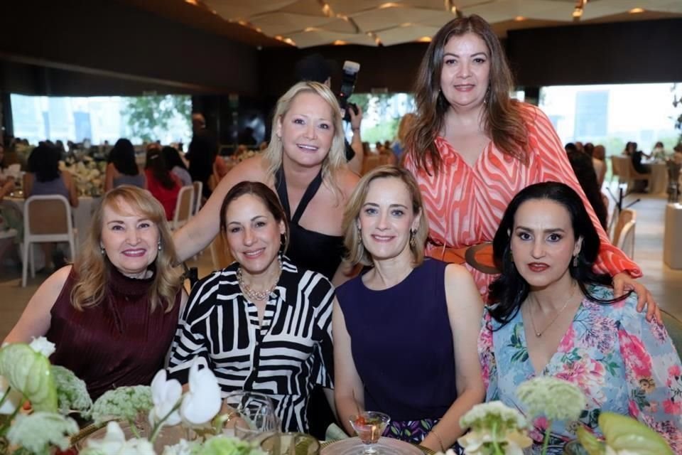 Luly Rodríguez de Miramontes, Verónica de De la Garza, Celina Ibarra, Margarita Ibarra, Maru Ibarra y Lizzy de Ibarra