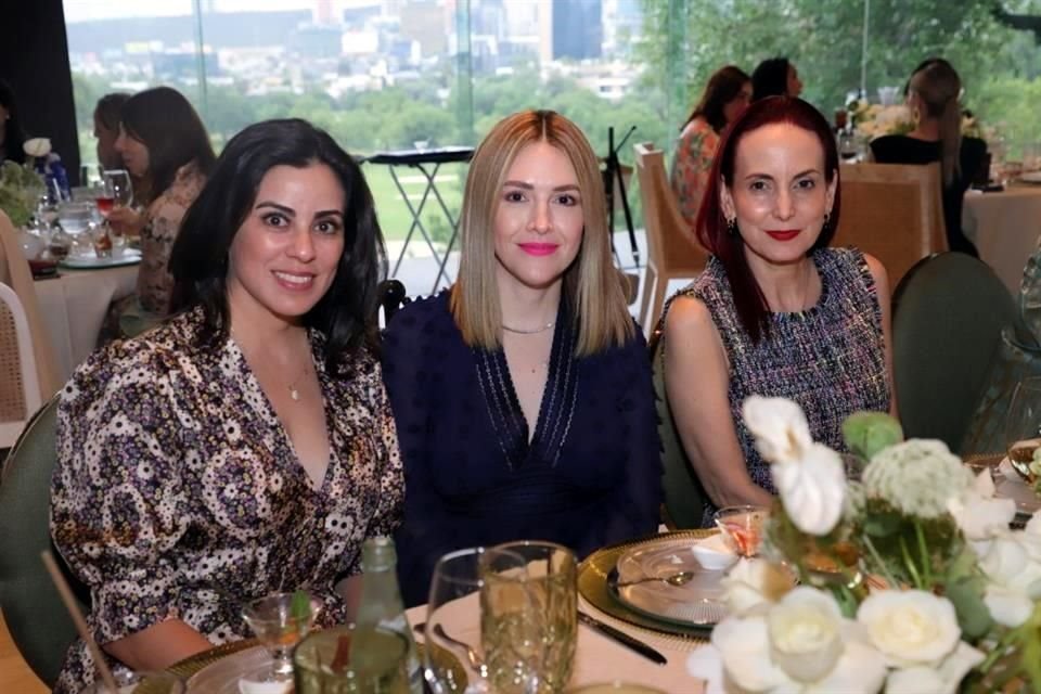 Magda Hernández de Lozano, Gaby Espinoza de Kuri y Mónica García de Moyeda