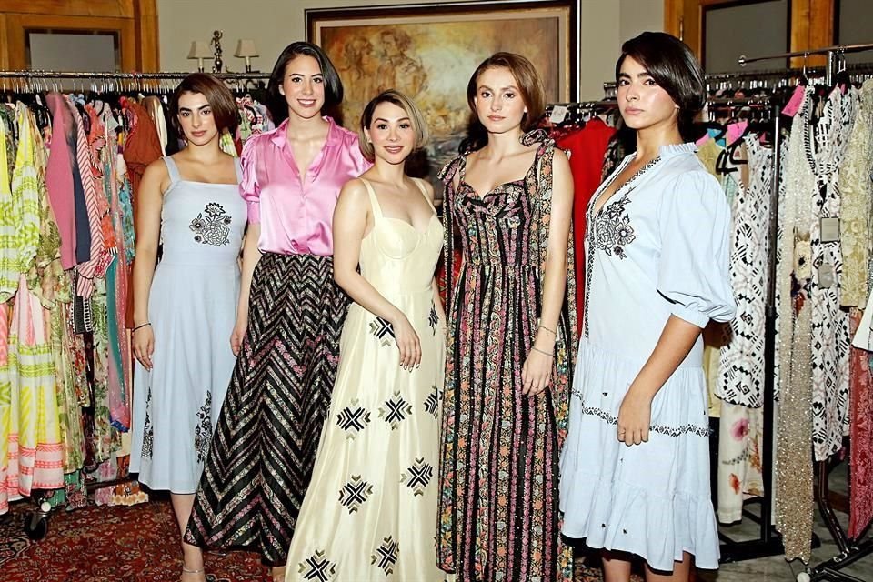 Ana Pau Reyes, Ana Pau Medina, Ilian Gonzalez, Victoria del Bosque y Ana Paula Cedillo