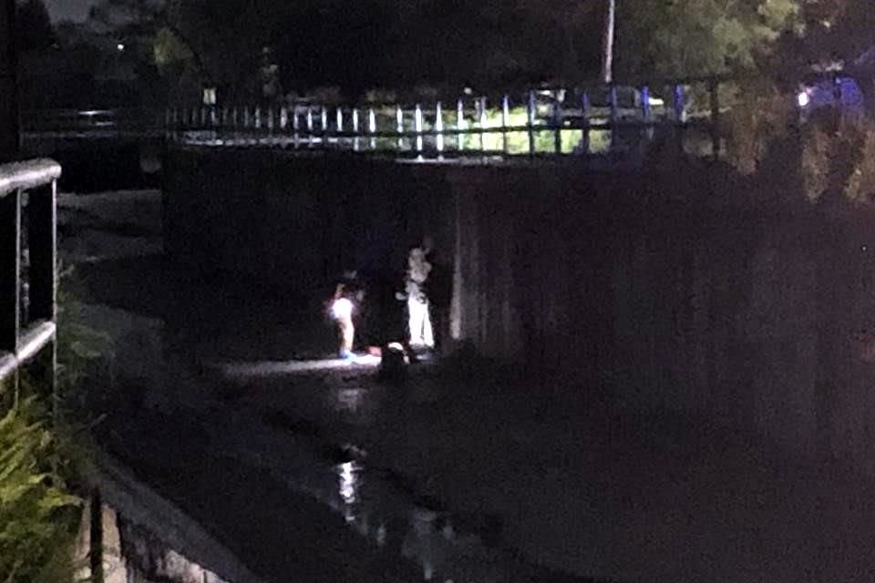 El cuerpo fue localizado en el canal del Arroyo Las Tinajas.