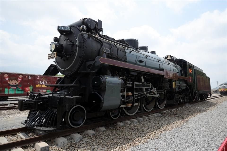 'The Empress 2816' se encuentra en los patios de la Canadian Pacific Kansas City