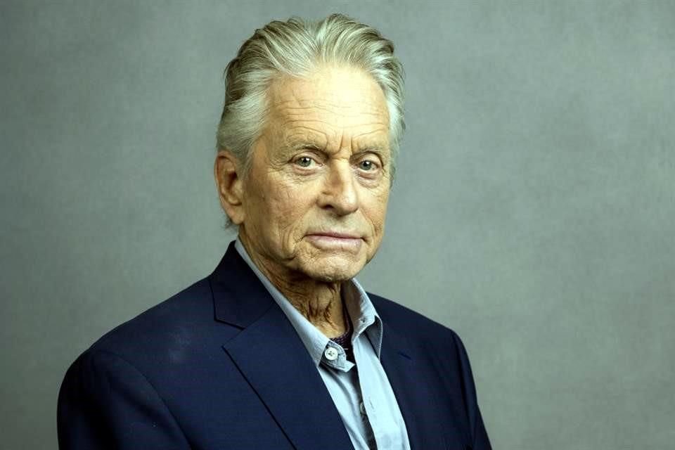 Michael Douglas  se reunió con familiares de rehenes.