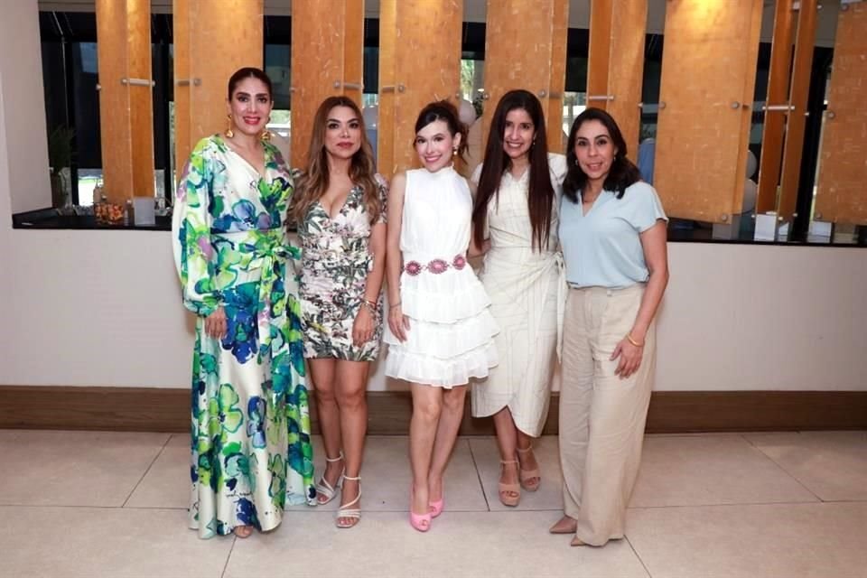 Ángeles Vargas de Limón, Laura Reyes, Flor Garza, Amelia Álvarez y Nancy Treviño