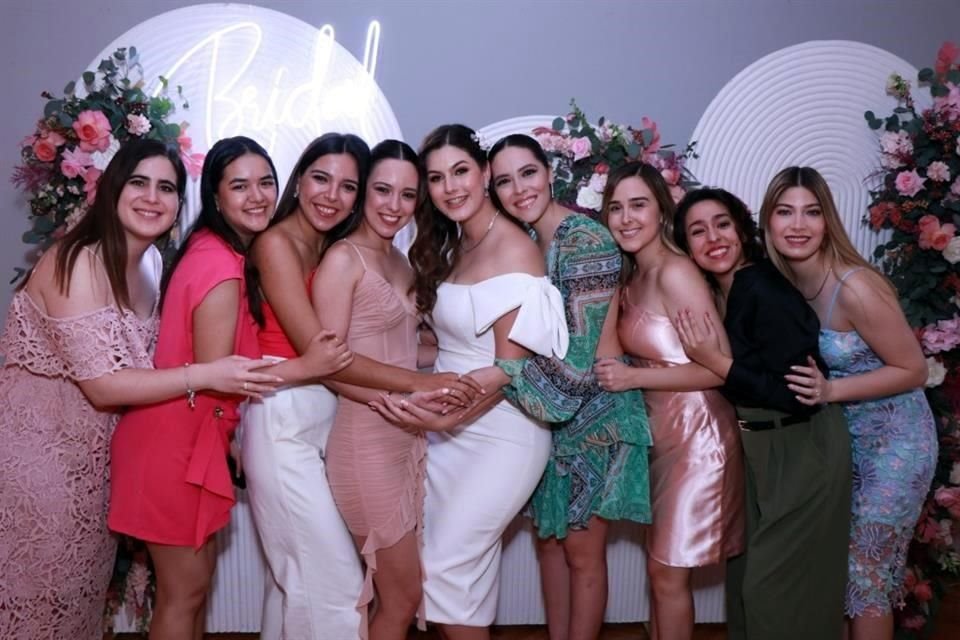 Jéssica Hovelman, Liz Manzano, Marcela  González, Gabriela  González ,Sofía Arizpe, Katya Barrientos, Mónica Zuno y Laura González